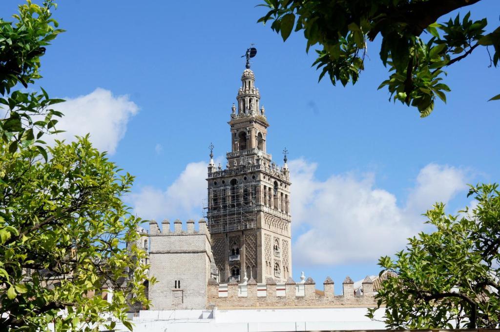 Pension Perez Montilla Seville Exterior photo